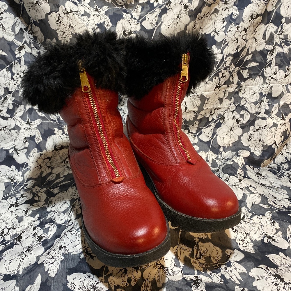Cougar Leather Pillow boots - EUC